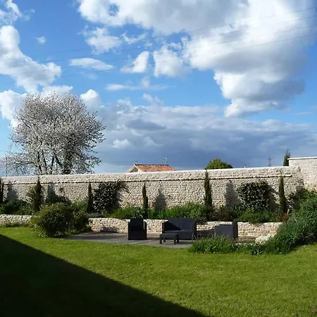 住宿加早餐酒店 Le Fontaine : Minis Maisons De Charme Saint-Georges-les-Baillargeaux