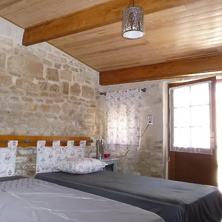 Le Fontaine : Minis Maisons De Charme Saint-Georges-les-Baillargeaux